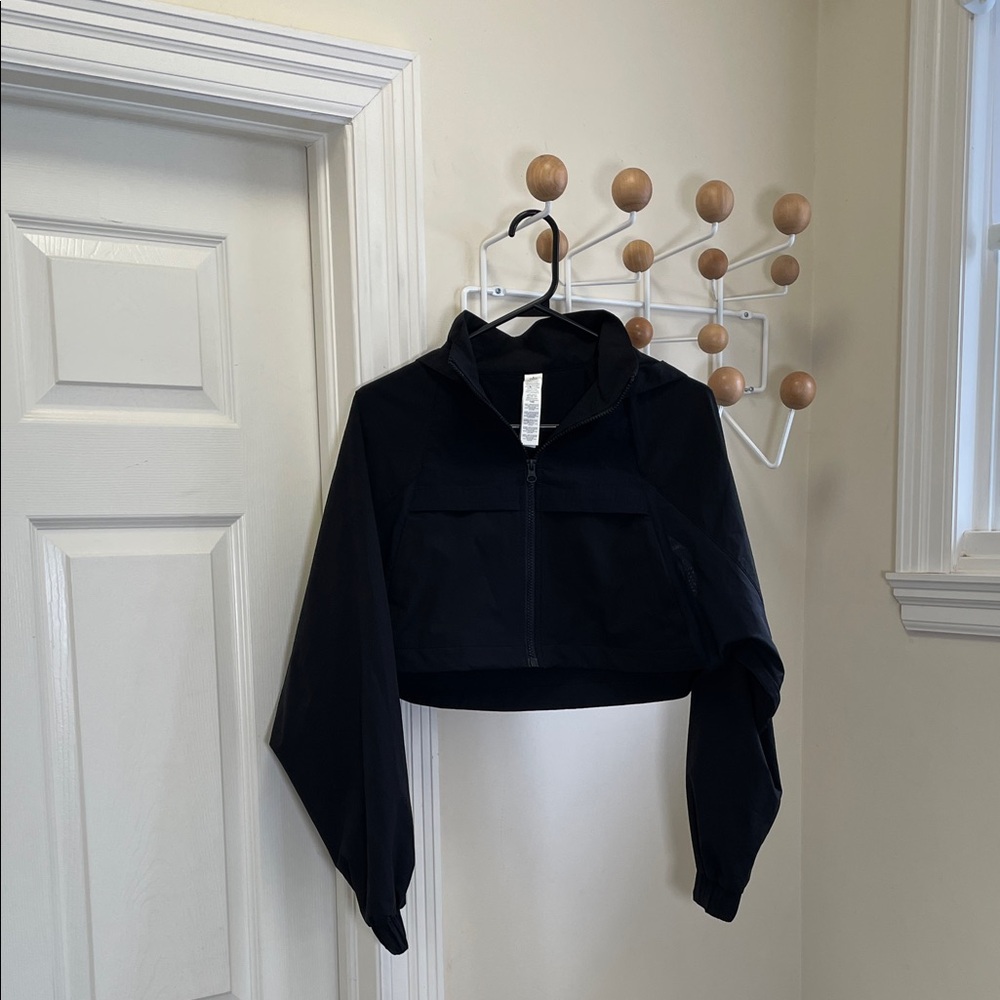 alo - Cropped Hoodie Light Jacket - Black - XXS